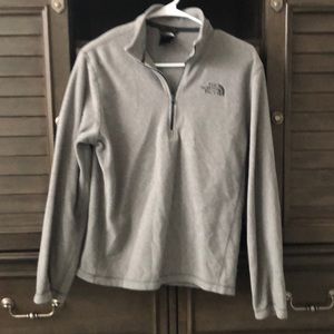 Men’s North Face pullover half zip